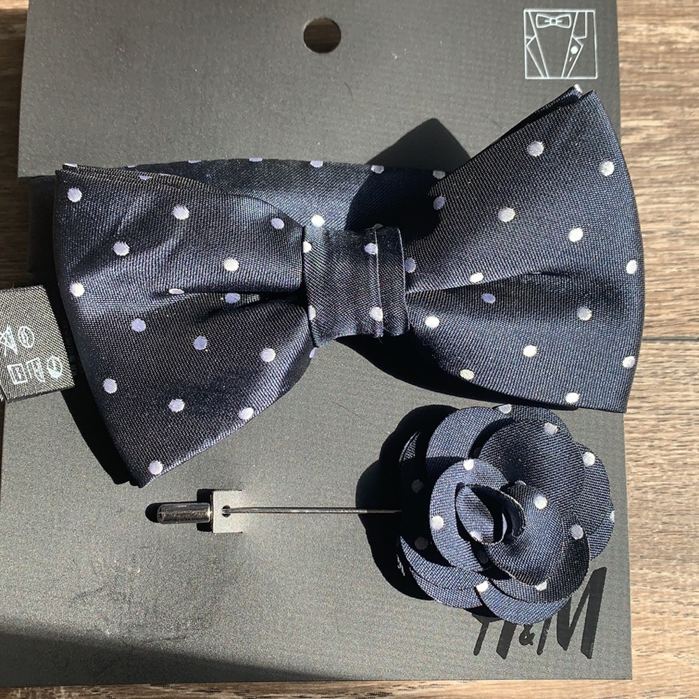 **Brand New** Bow Tie and Flower Lapel Pin